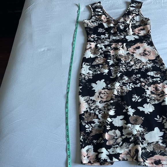 Floral dress - Picture 5 of 5